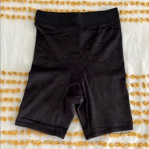 Skims velour biker shorts- new with tags